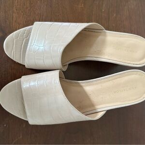 Ann Taylor wedge sandal. Size 9